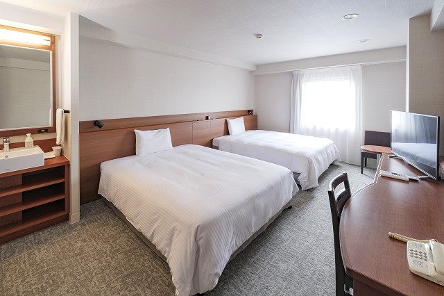 [VESSEL HOTEL MIYAKONOJO] Full renovation completed. No shoes allowed in, so even families with small children can stay in the rooms with peace of mind!